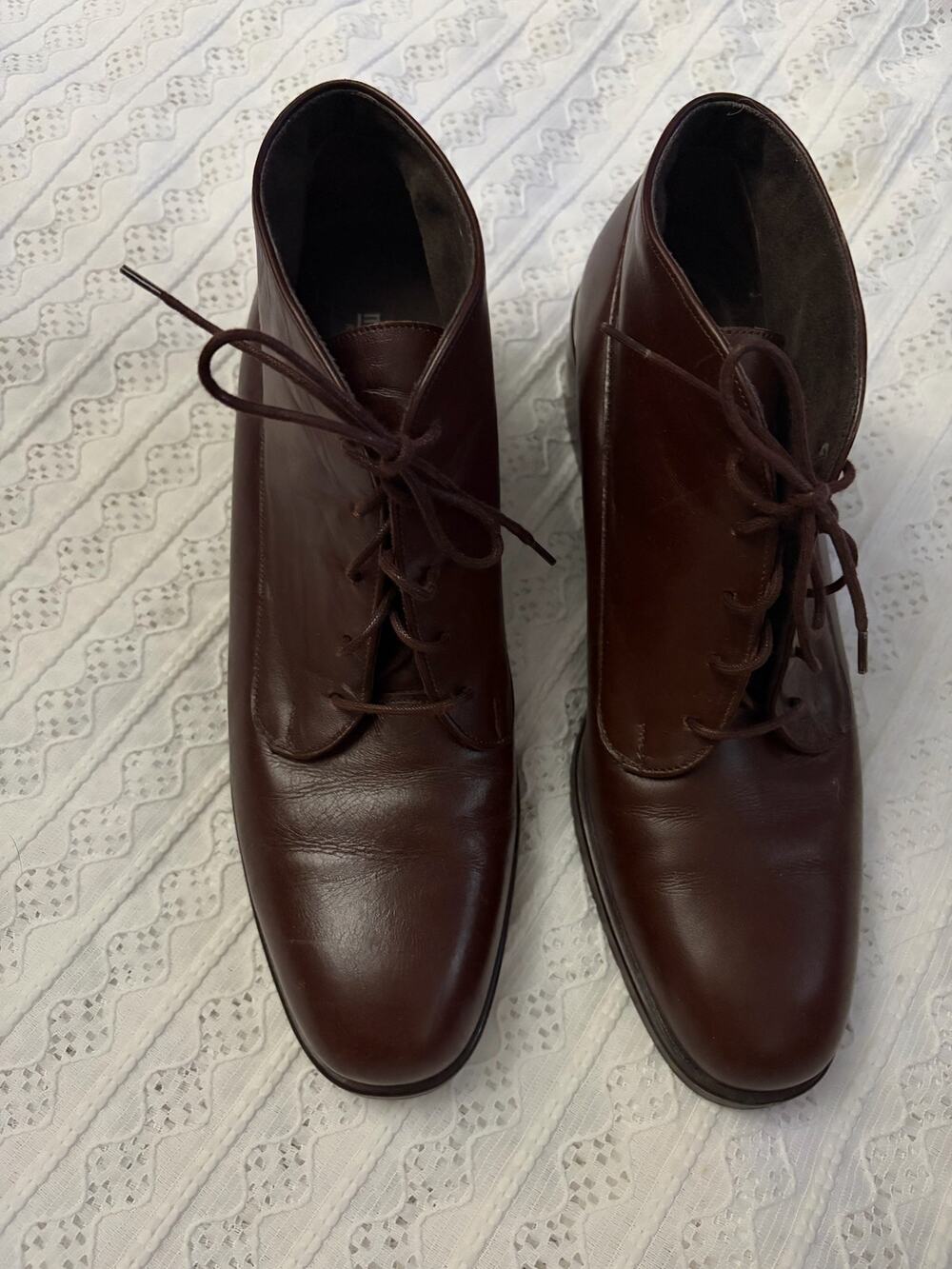 Munro American Brown Leather Lace Up Ankle Boots Block Heel Lug Sole Size 10